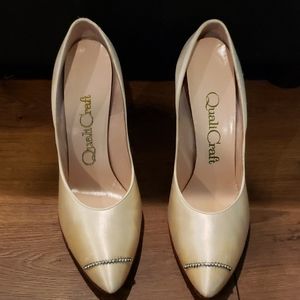 Vintage 50s-60s Satin and Rhinestone Detail Pumps